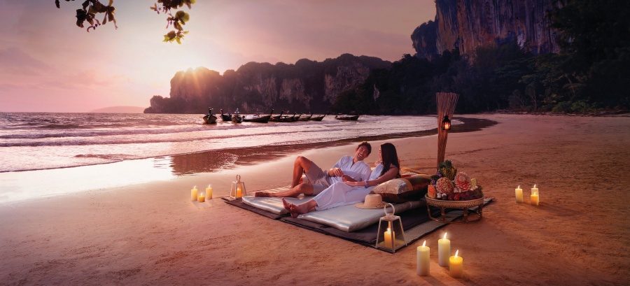 AW Honeymoon Horizon Discover Thainess OL